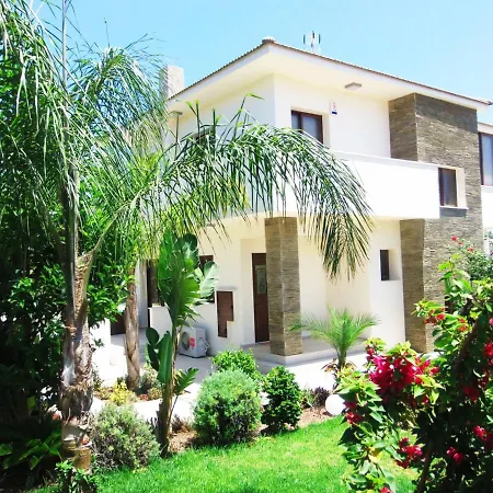 Willa You And Your Family Will Love This 5 Star With Private Pool & Hot Tub, Protaras 1511