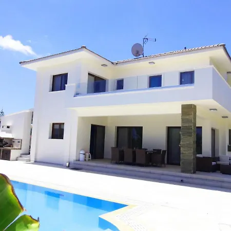 You And Your Family Will Love This 5 Star With Private Pool & Hot Tub, Protaras 1511 * Ayía Nápa