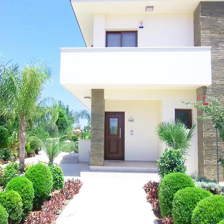 Villa You And Your Family Will Love This 5 Star With Private Pool & Hot Tub, Protaras 1511